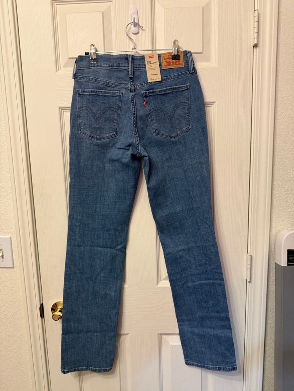 NWT Levi's 505 Women's Medium Blue Straight Leg Jeans